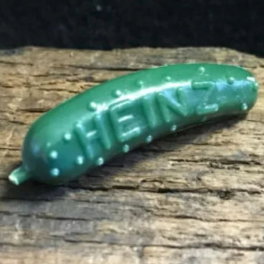 Vintage plastic HEINZ PICKLE PIN promotional give away from 1970’s